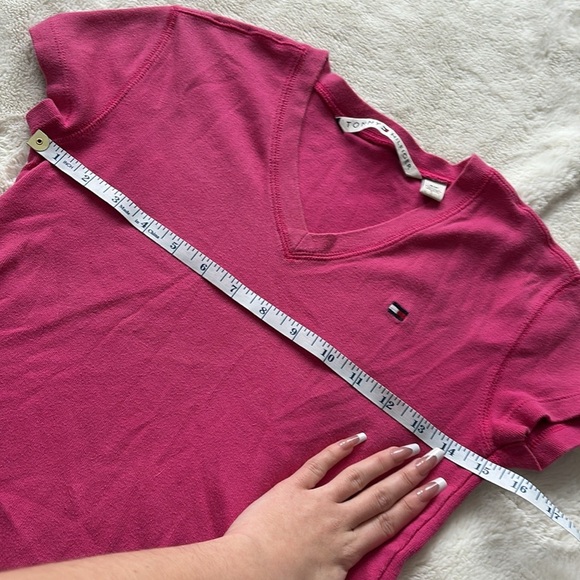 Tommy Hilfiger Pink Cotton V-Neck Tee – Size Small | Preppy Casual | - Picture 4 of 6